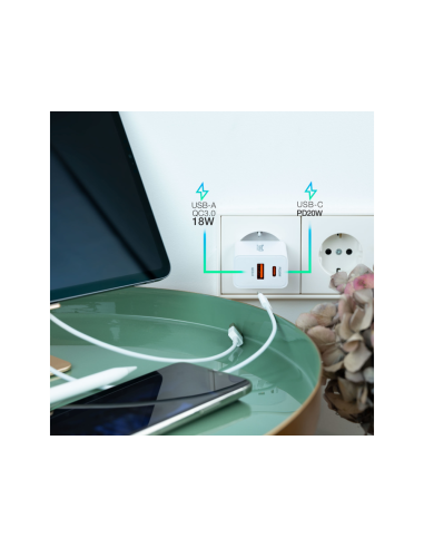 TooQ TQWC-2SC04WT cargador de dispositivo móvil Universal Blanco Corriente alterna Carga rápida Interior